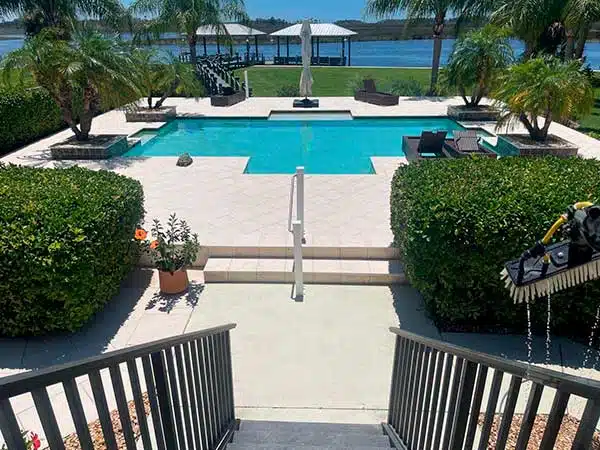 Pool-Cage-Cleaning